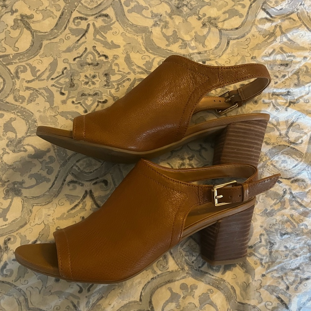 Franco sarto 8.5 tan slingback